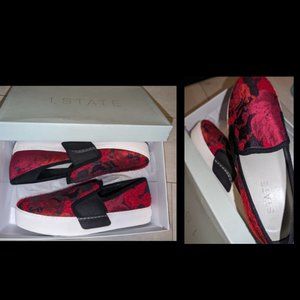New 1.State Waylan Rose Print Red Slip-On Sneakers New/Boxed Womens Size 10